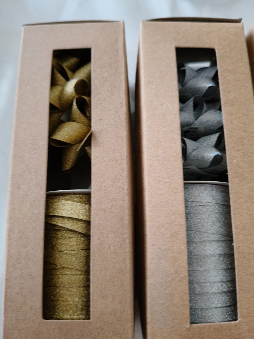 Nastri decorativi: Geschenkband mit passenden Schleifen – Nuovo e nell'imballaggio originale da Urtenen-Schönbühl venduto da sep_k9jk 3