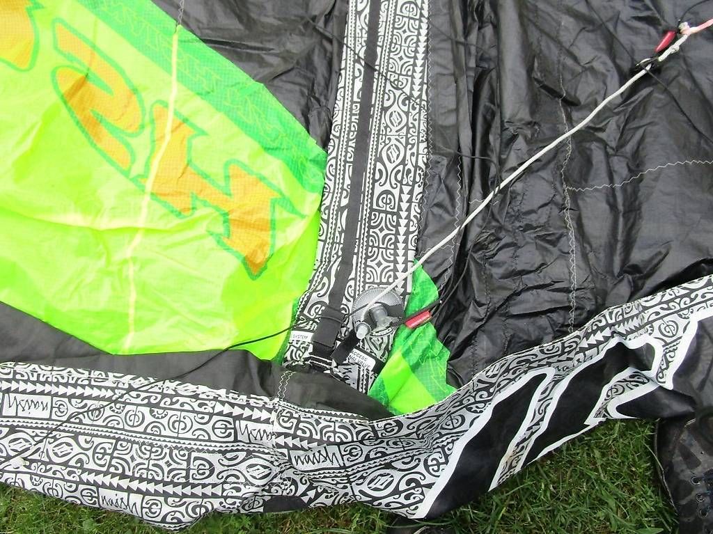 Aquilone: Kite NAISH Bolt 8m inkl neuer Bar – Usato da Ottikon venduto da Locomotive01 1