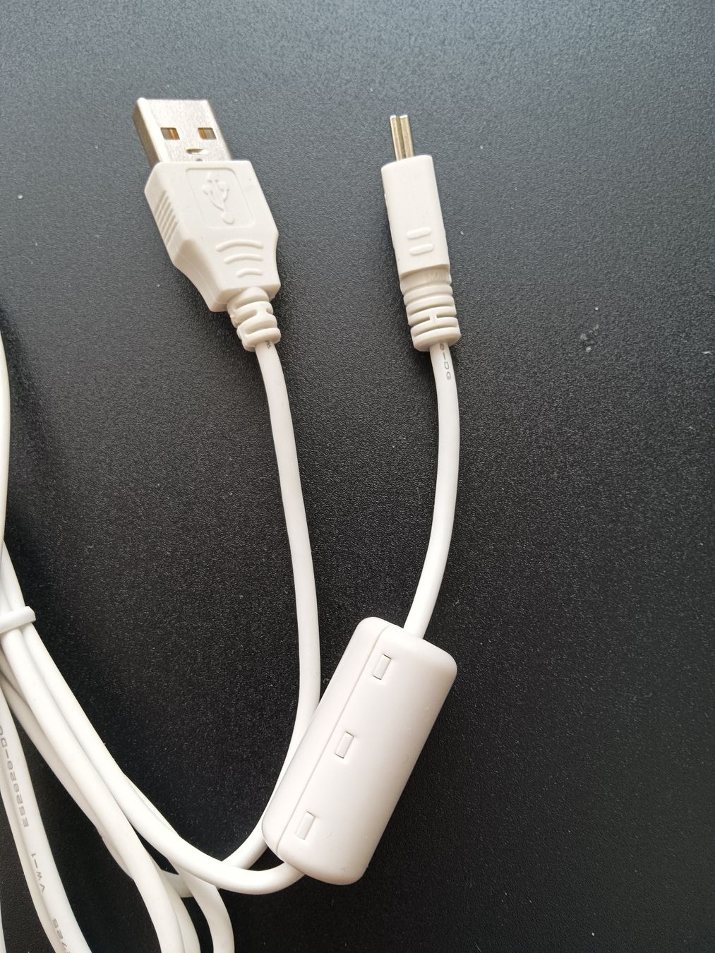 Cavi: USB Ladekabel mit Datenübertragung und Ferrit – Nuovo (secondo la descrizione) da Grächen venduto da Eifelelch 2