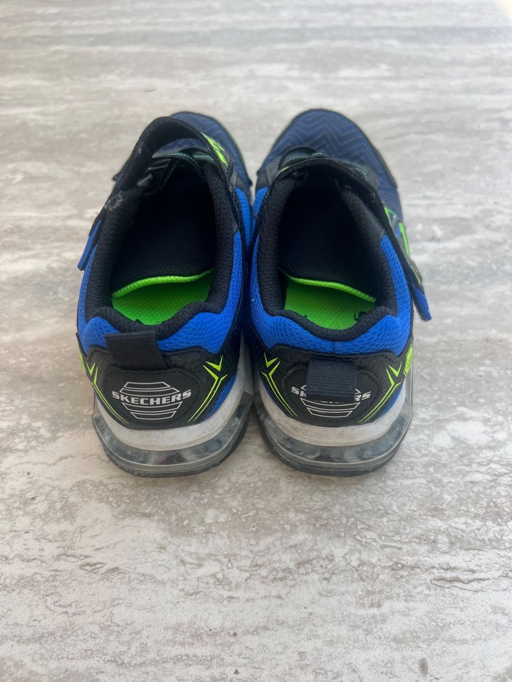 Skechers Schuhe für Jungen: Baskets Sketchers lights taille 32 – Gebraucht aus Lausanne von Flo1006 1