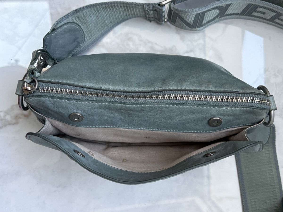 Liebeskind Sacs femmes: Ledertasche von Liebeskind  – D'occasion à Estavayer-le-Lac par Mimmy02 5