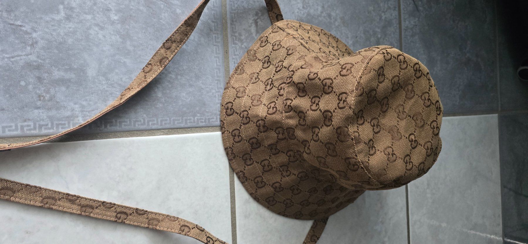 Gucci Copricapi, berretti & cappellini: Gucci bucket hat reversible – Usato da Oberglatt ZH venduto da ros_w89m 7