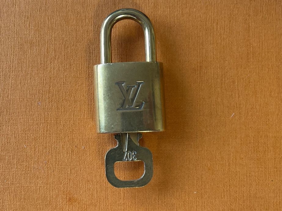 Lucchetti: Louis Vuitton Schloss - Nr. 649 – Usato da Hittnau venduto da LuxAndMore