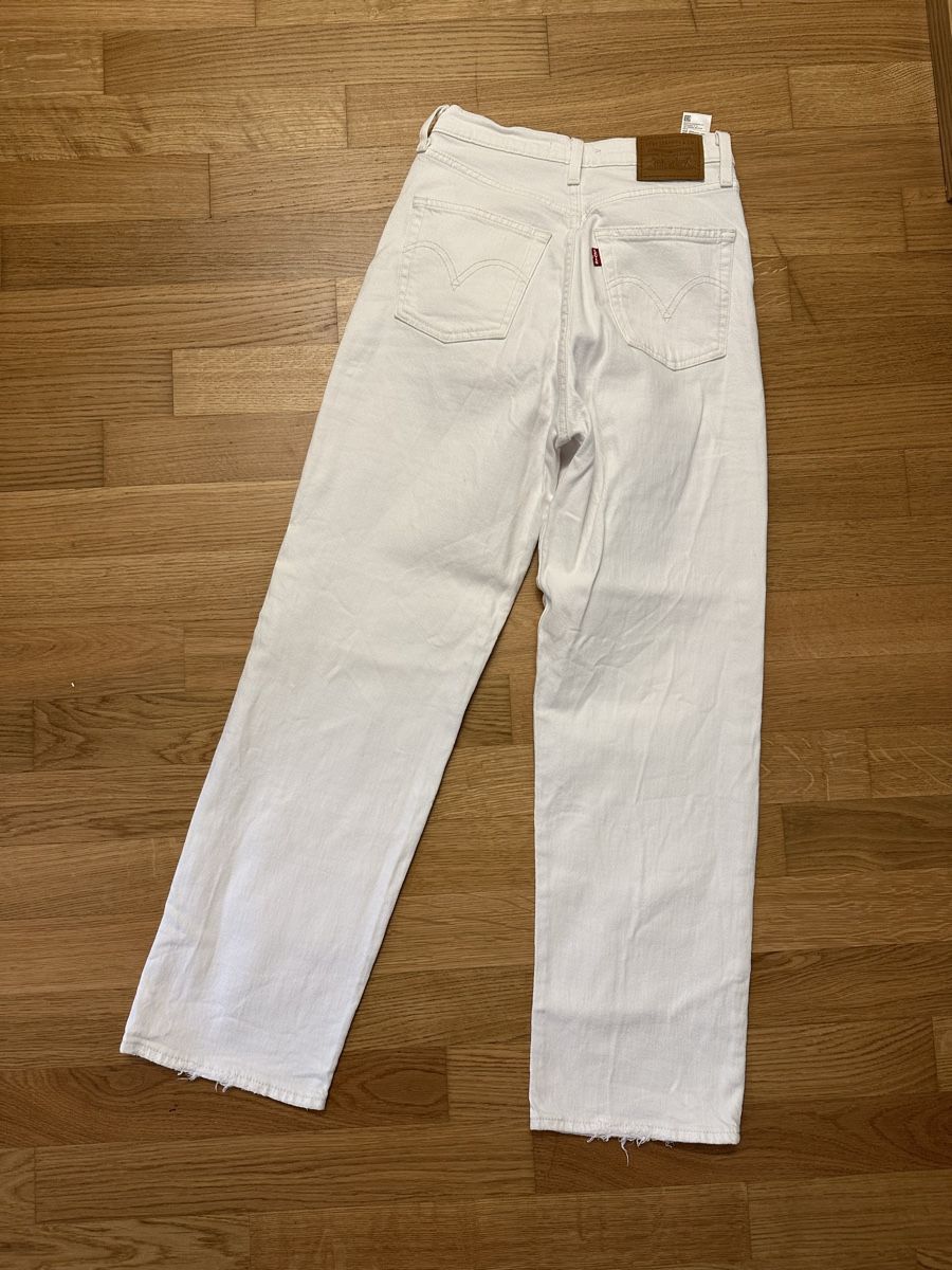 Levi's Jeans: Levis Ribcage – Usato da Luzern venduto da LauraLynnMeier 1