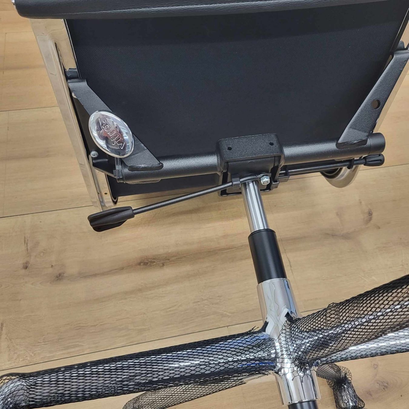 Vitra Stühle: Vitra EA 219 Soft Pad Schwarz – Neu (gemäss Beschreibung) aus Oberurnen von SH2025 2