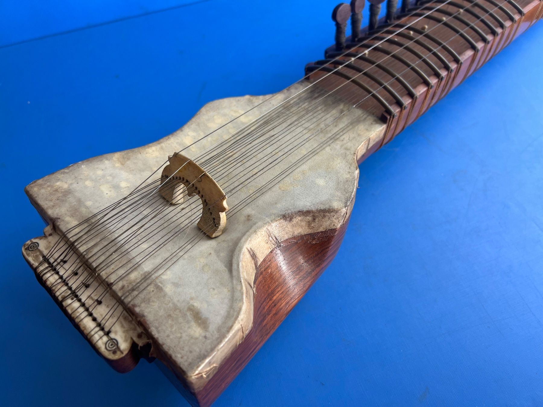 Strumenti musicali: Antikes Indisches Seiteninstrument – Usato da Unterengstringen venduto da Gustav03 1