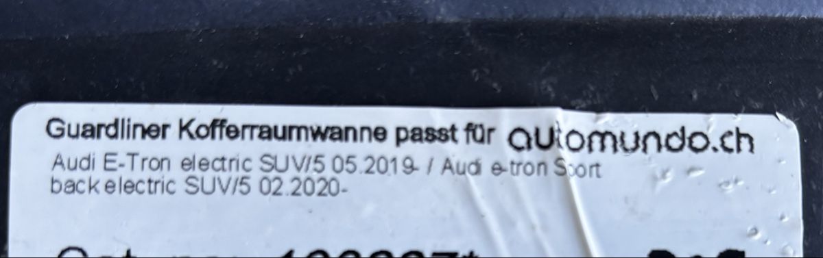 Audi Teppiche / Matten: Kofferraumwanne für Audi E Tron – Gebraucht aus Wangen an der Aare von Paedu10 1