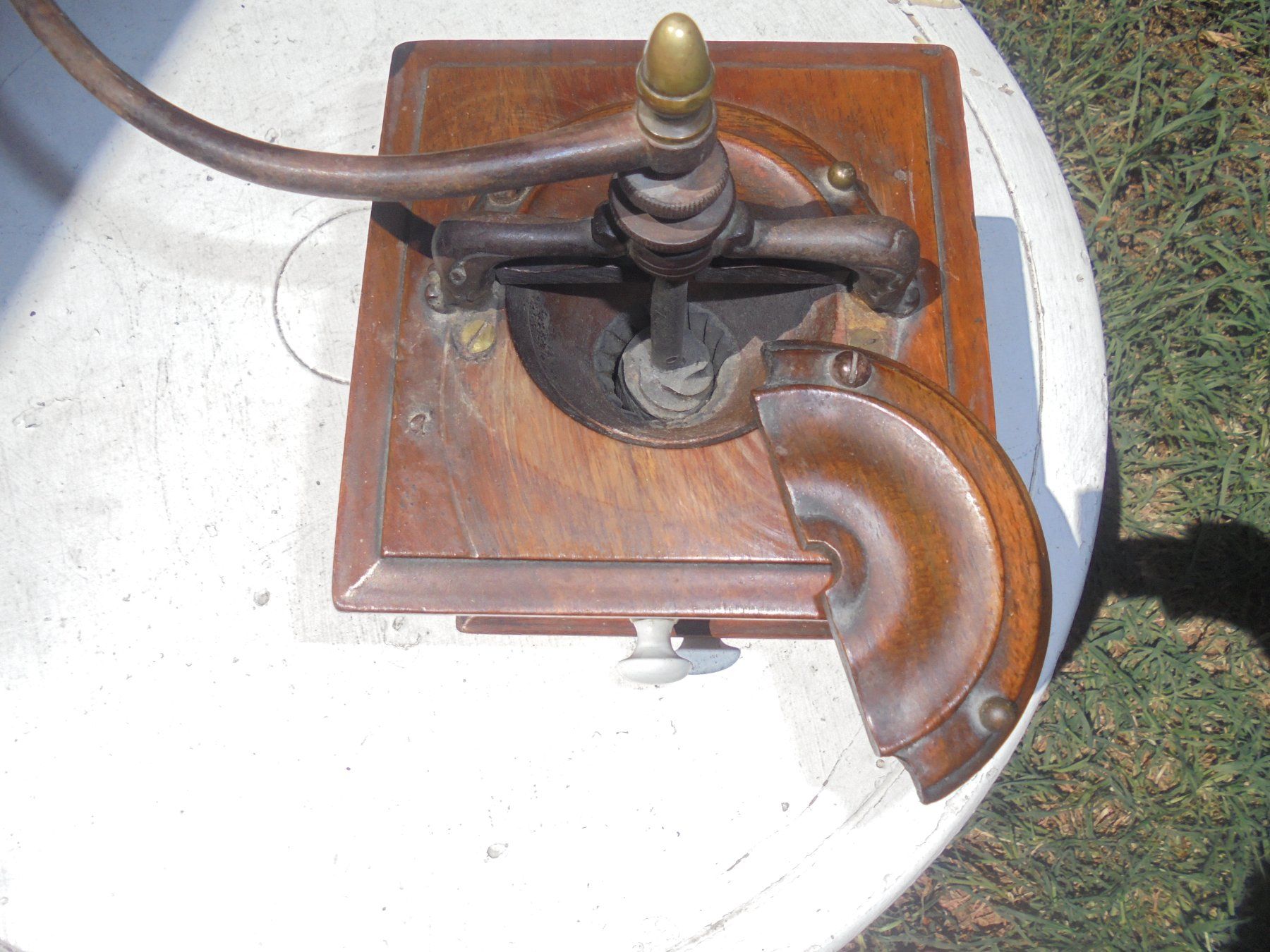 Elettrodomestici da cucina: Antike Kaffeemühle von ca. 1900 – Usato da Camorino venduto da Hunpete 3