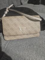 sac porte-monnaie guess