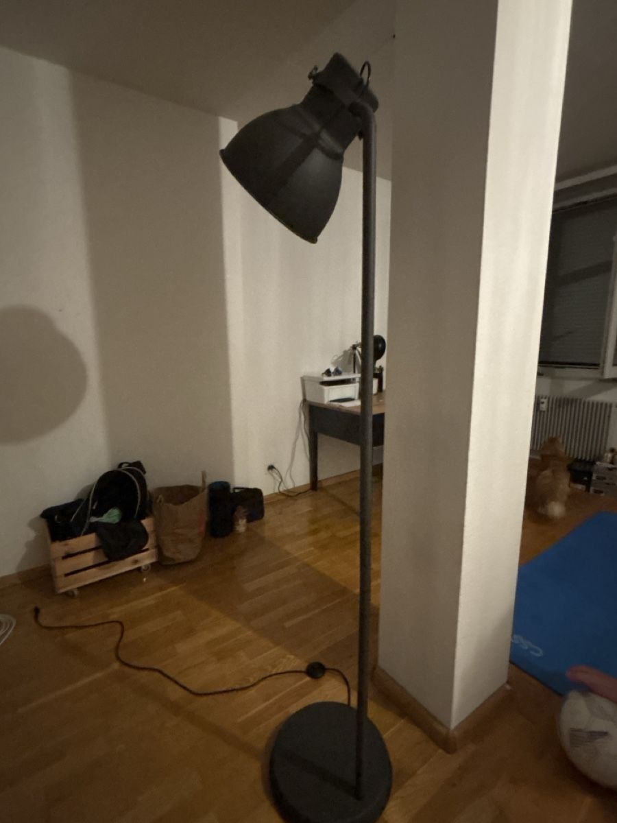 Ikea Lampes: Lampada da terra Ikea – D'occasion à Basel par lar_qm2r