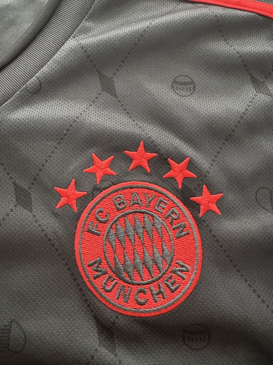 Bayern München Maillots de corps & Pantalons: Fc Bayern München Trikot 22/23 – D'occasion à Domat/Ems par tim_lq6b
