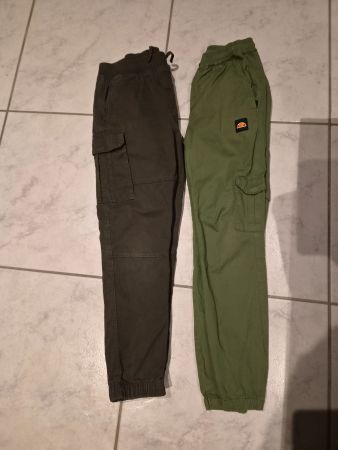 2 schöne Cargohosen Grösse 146