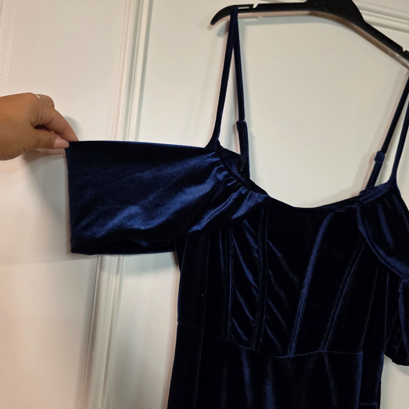 Robes: Samtkleid in Marineblau - Gr. 40 – D'occasion à Wald ZH par CapLux 6