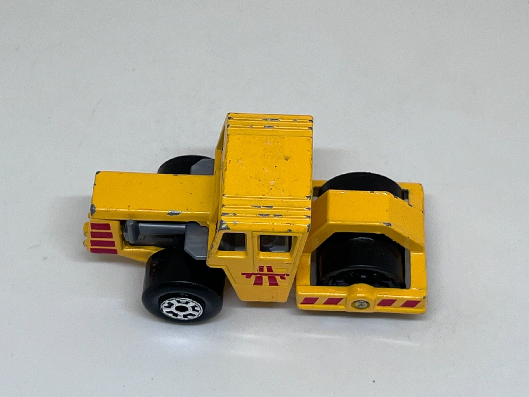 Matchbox Modellini d'auto: Matchbox Road Roller #464 – Usato da Wildegg venduto da LaaBoutique 1