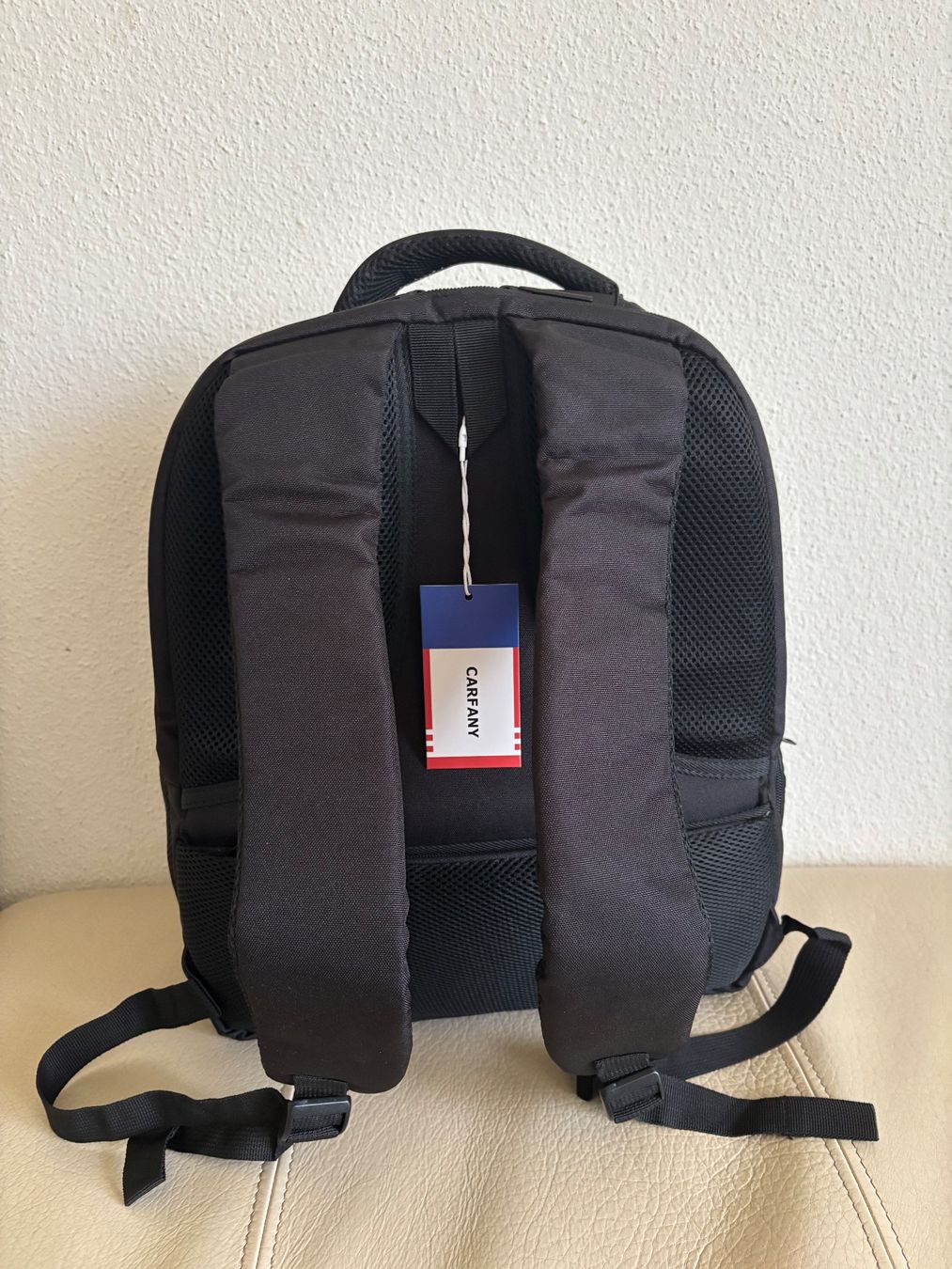 Zaini: Leichter Laptop-Transport-Rucksack – Nuovo e nell'imballaggio originale da Basel venduto da Ellya 1