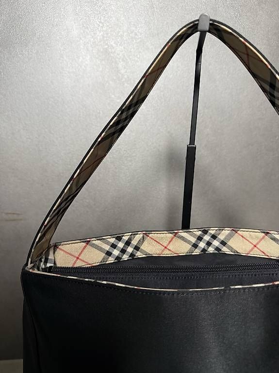 Borse da donna: Burberry Tasche – Usato da Dällikon venduto da Anna.s.45 3