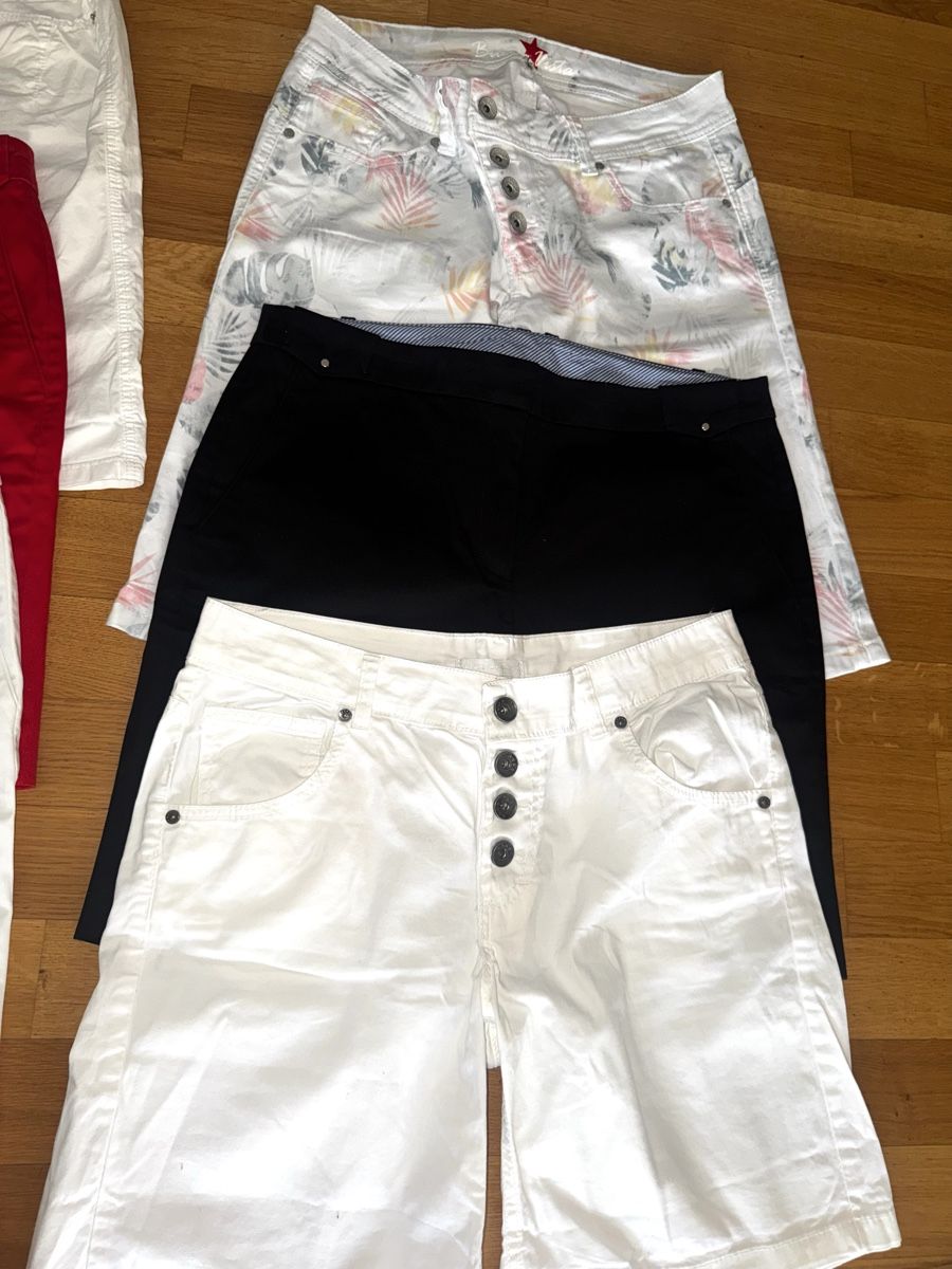 Kleiderpakete: Shorts Damen 5 Stücke Grösse M – Gebraucht aus Neuenhof von Bornsh 2