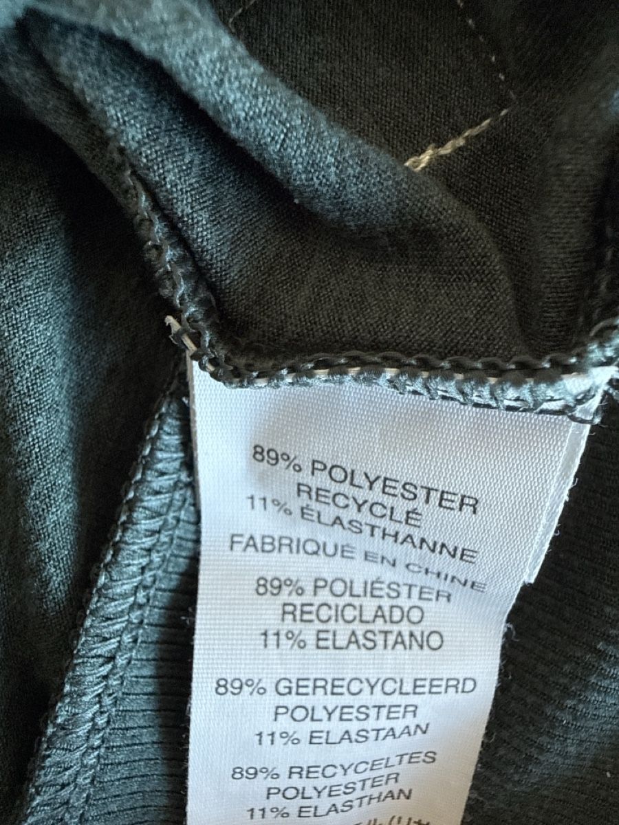 Pullover & Sweatshirts: Vuori Sweater  – Gebraucht aus Zürich von jbeauxarts 1
