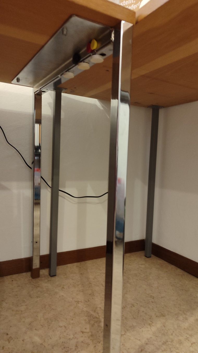 Lista Schreibtische: Lista Holzschreibtisch – Gebraucht aus Zürich von nic_xm7s 4