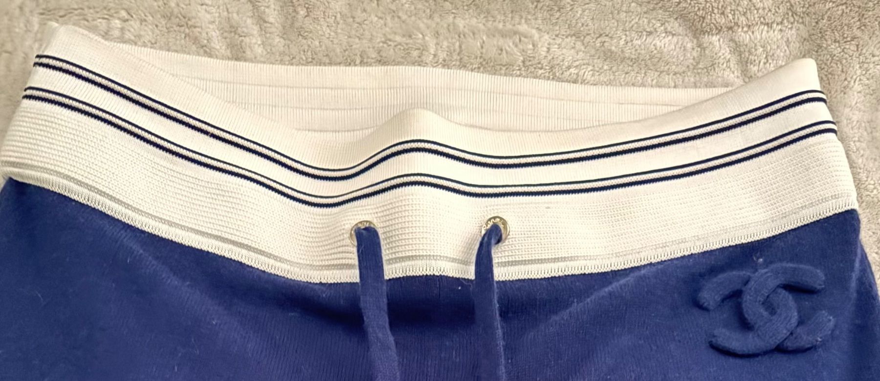 Chanel Hosen: Chanel Kashmir Hosen Gr. 40 – Gebraucht aus Zürich von NNK28 1