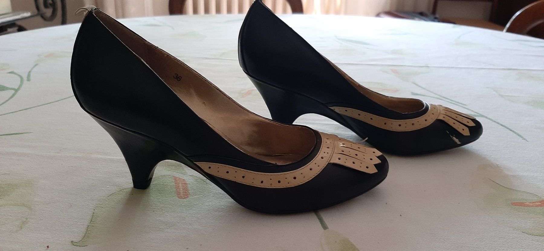 Scarpe da donna: Décolleté n.36 nere – Nuovo (secondo la descrizione) da Zürich venduto da Irene000