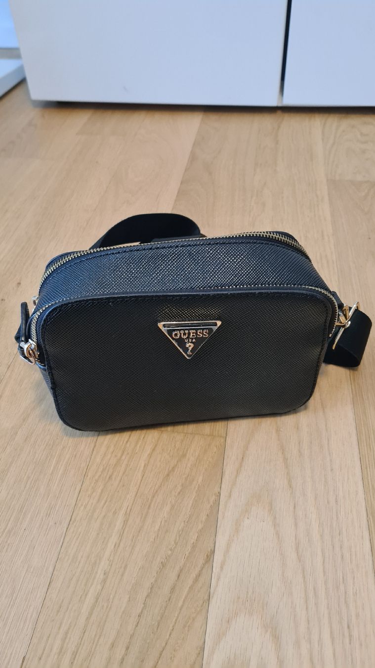 Guess Borse da donna: Schwarze Guess Umhängetasche – Usato da Bremgarten AG venduto da SouthFlorida