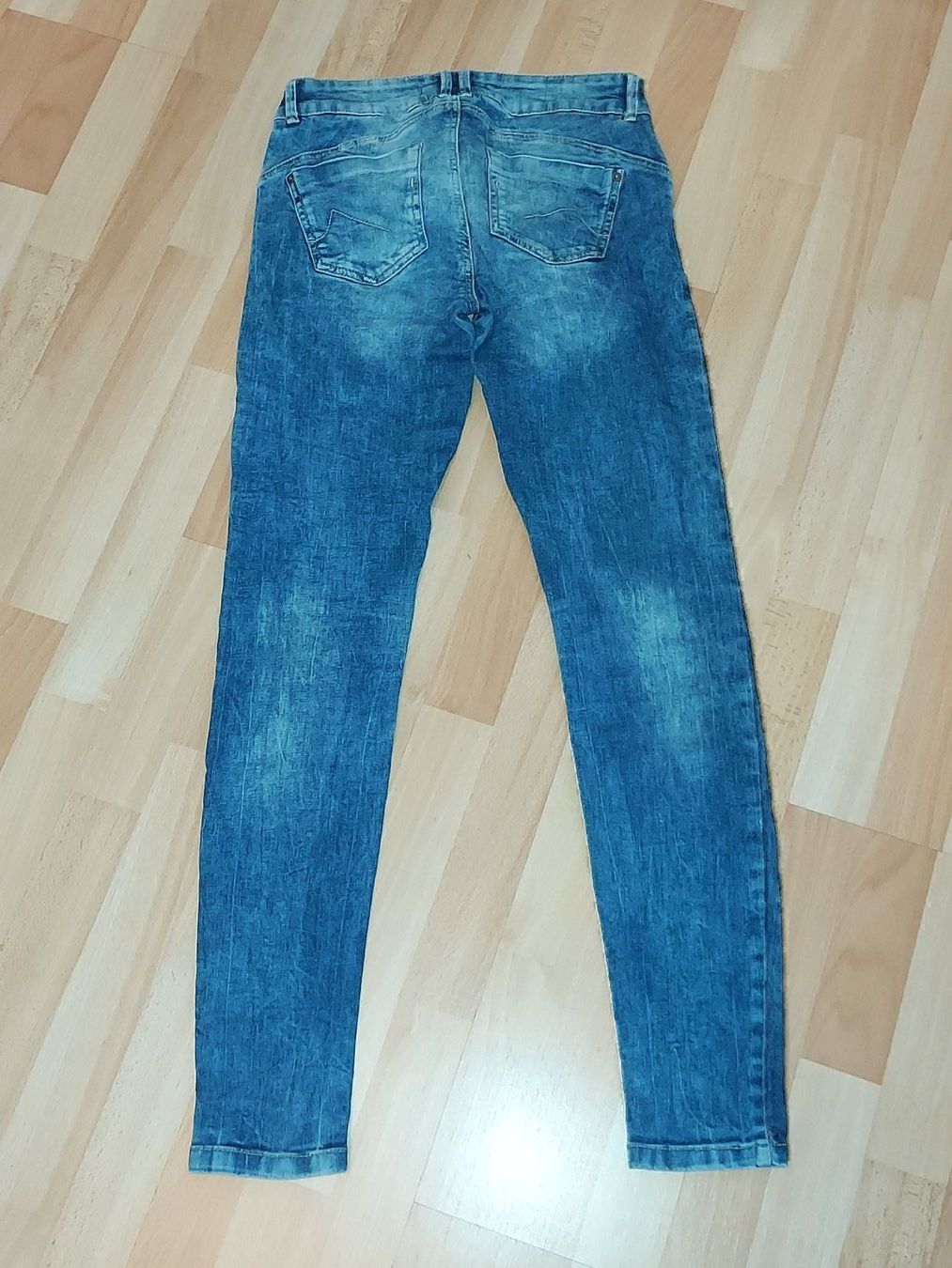 Jeans: Lässige Jeans Gr. 36 REGULAR – Usato da Wettingen venduto da Egro2 1