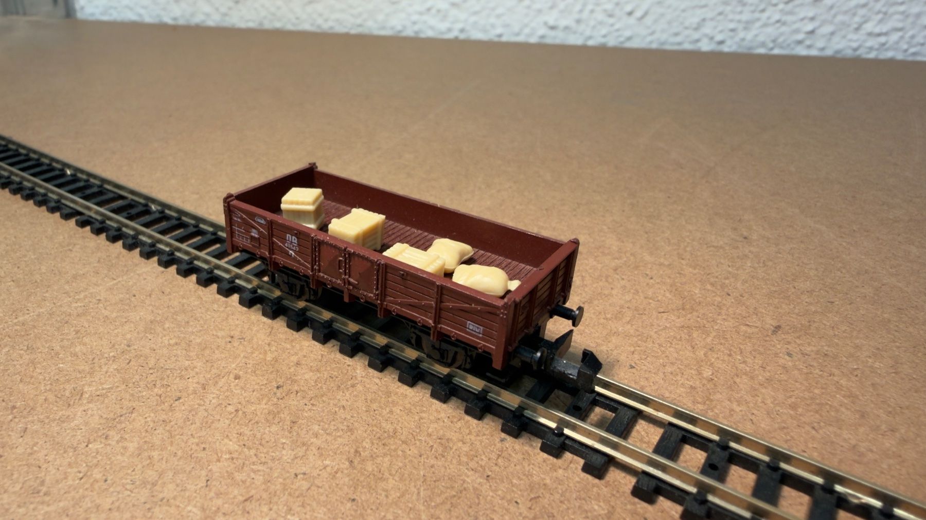 Roco Modelleisenbahnen: Roco Güterwagen mit Ladung Spur N – Gebraucht aus Schlieren von rat_lq6b 4