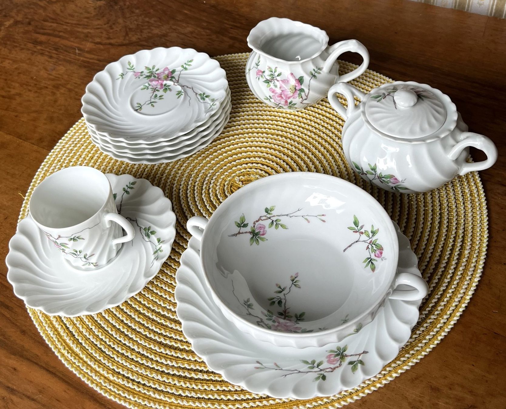 Haviland Limoges France Kaffeegeschirr, Floral, 12 Teile (Neu (gemäss Beschreibung)) in Arlesheim für CHF 30 – mit Lieferung auf Ricardo kaufen