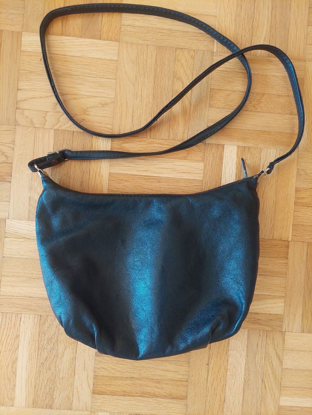 Taschen für Damen: Schwarze Handtasche – Gebraucht aus Zürich von Nadsh 1