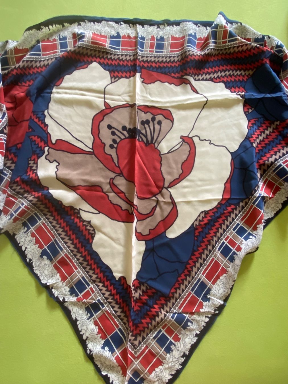 Lanvin Foulard & Sciarpe: Seidenfoulard 3 eckig – Usato da Russikon venduto da Honolulu-2019 3