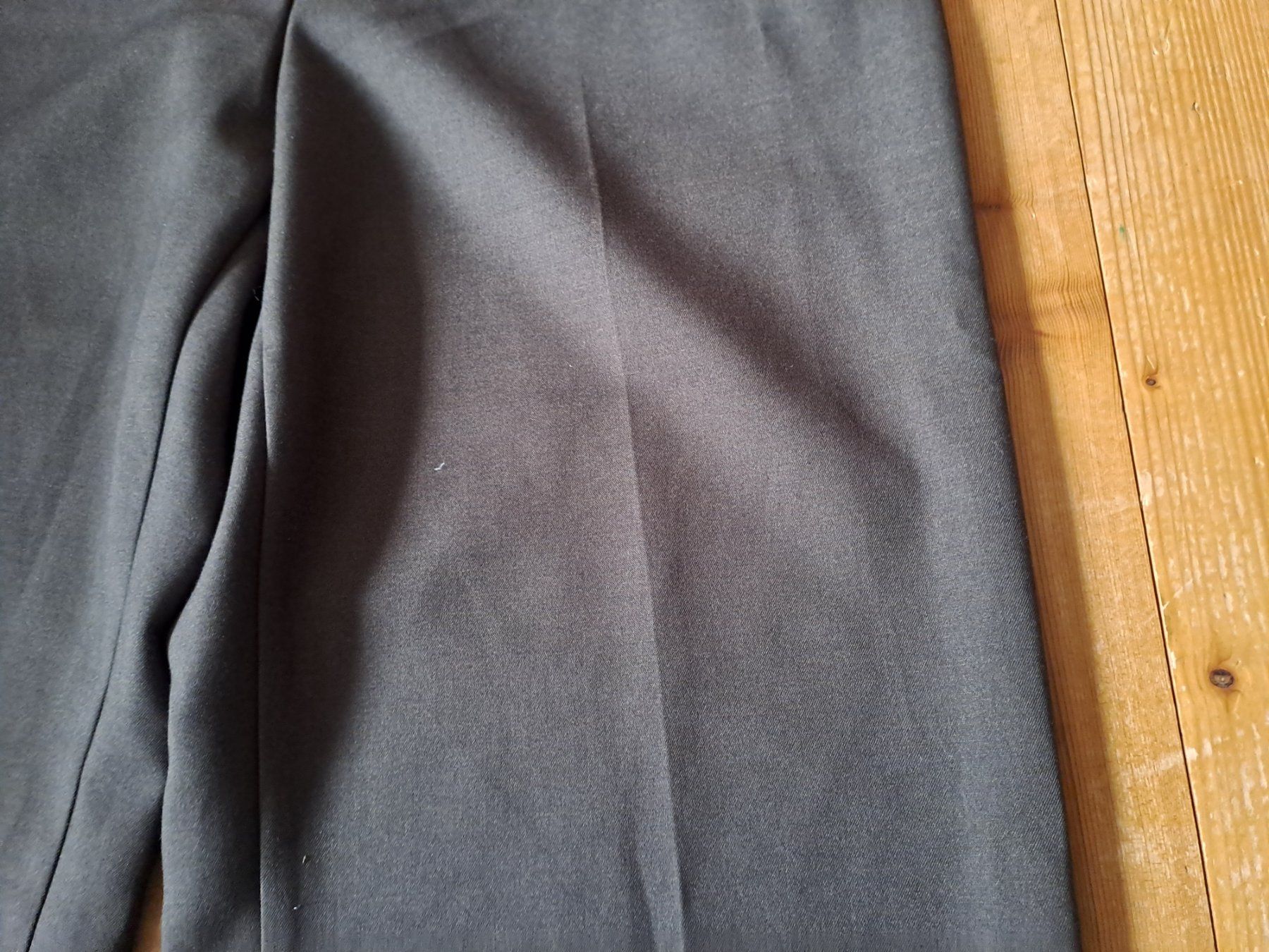 Zara Pantaloni: Hose Zara oliv Gr. M – Usato da Engelberg venduto da ollinseaotter 3