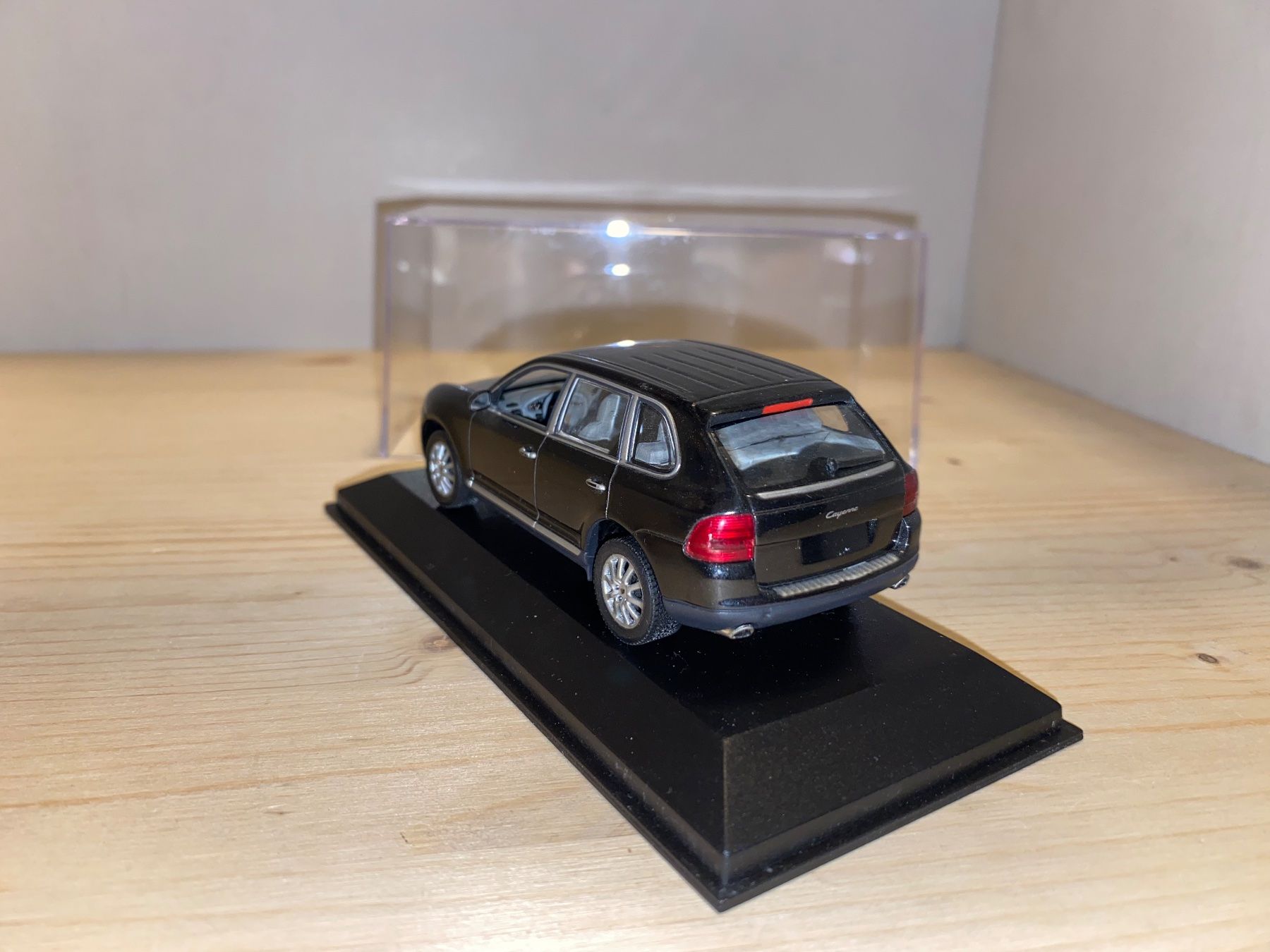 Porsche Modellautos: Porsche Cayenne 1/43 Minichamps – Gebraucht aus Wohlen AG von PrivatSammlung 1