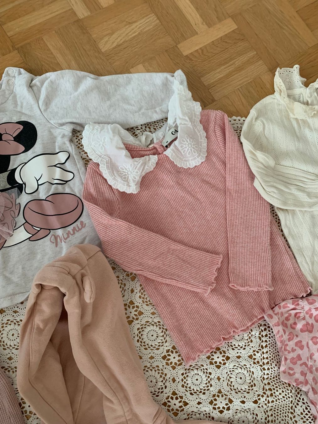 Lotti & Set di vestiti: Set Leggins, body, Sweatshirts Gr.92 – Usato da Moutier venduto da chDuplessy 2