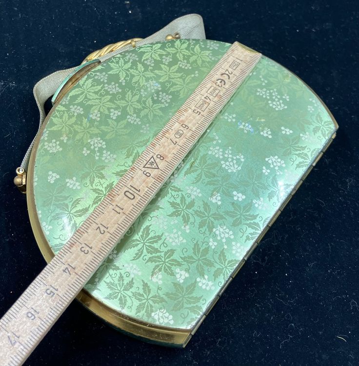 SUPERBE ANCIEN poudrier en métal doré STRATTON ENGLAND EUR 55,00