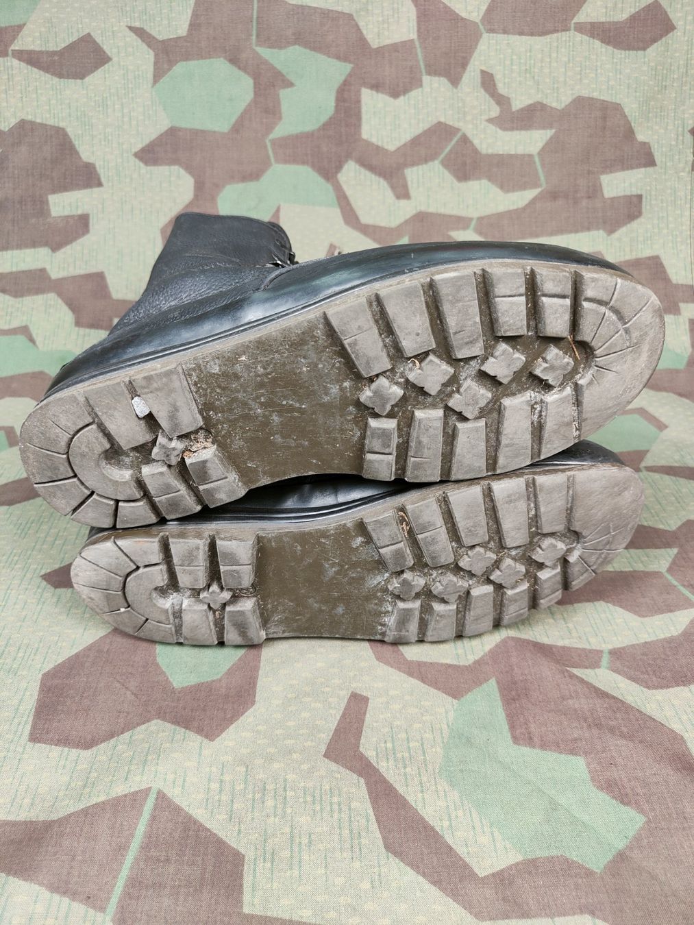 Schweizer Armee Uniformi: Kampfstiefel Ord. 1990, Grösse 320 5 – Usato da Bauma venduto da SwissMilitaria 5