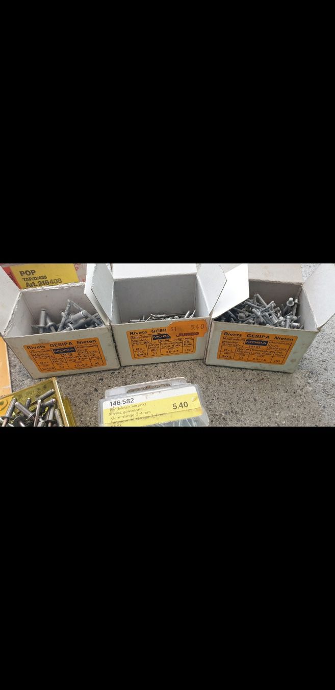 Ferramenta: Lot de rivets – Usato da St-Sulpice VD venduto da Miwix 3