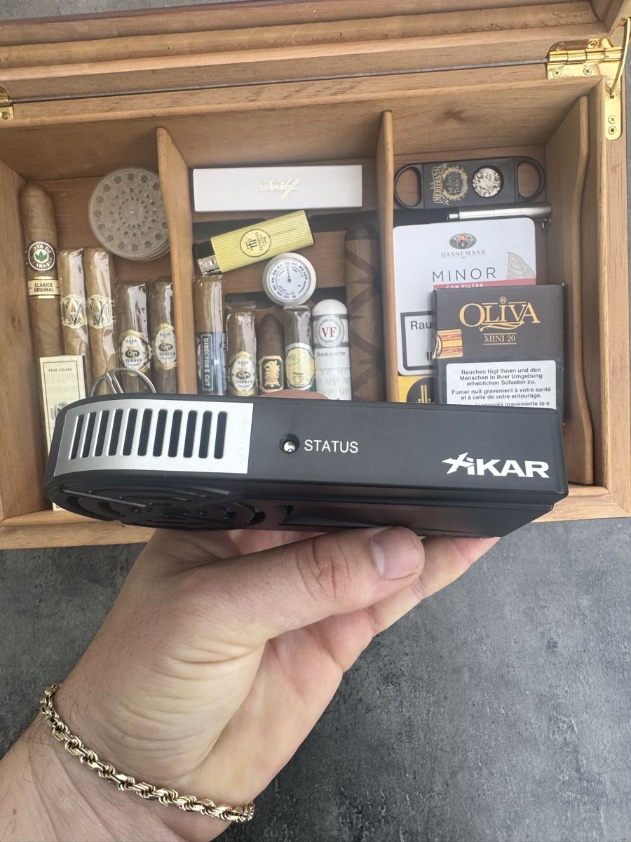 Humidor per sigari: Cigar Humidor Collection, with Accessories – Usato da Seuzach venduto da Wolf936 2