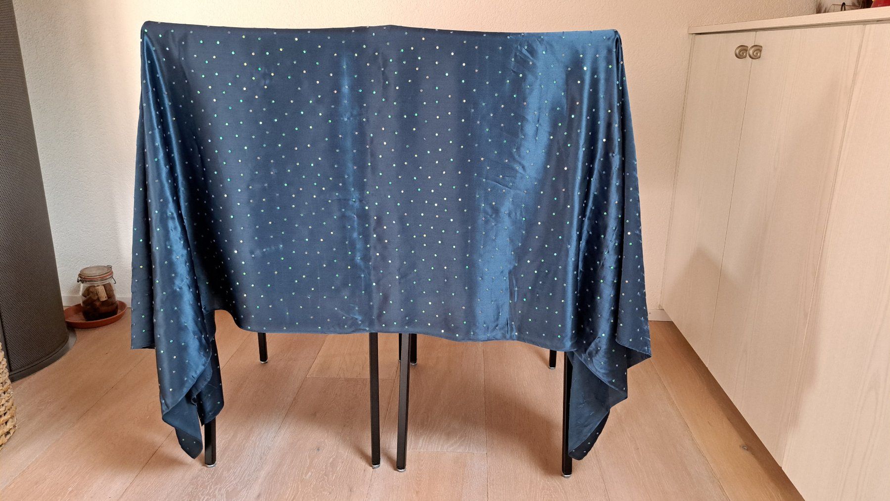 Tessuti: Pailletten bestickter Seidensatin – Nuovo (secondo la descrizione) da Reutigen venduto da IrisFashion 2