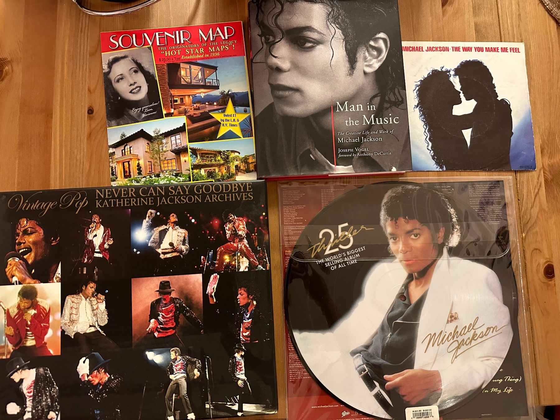 Libri: Michael Jackson Fan Bundle 5 Stück – Nuovo (secondo la descrizione) da Basel venduto da iulia_haul