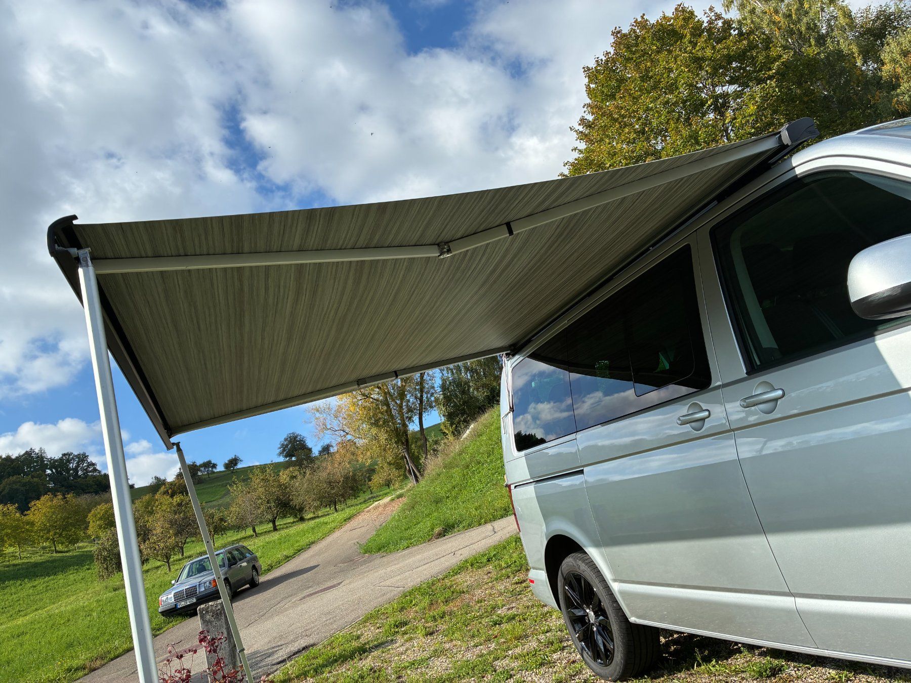 VW Véhicules de camping: Wunderschöner VW Bus T6 Wohnmobil Ligth. – D'occasion à schleitheim par Snapon 1