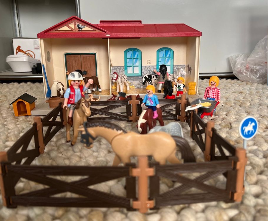 Playmobil Reiterhof mit Tieren, Figuren und Zubehör | Kaufen auf Ricardo