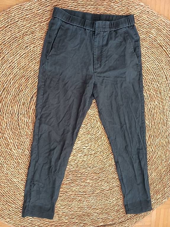 Cos Pantaloni: Schlichte Hose von Cos – Usato da Zürich venduto da Melianea