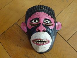 Frecher Affe / Holzmaske