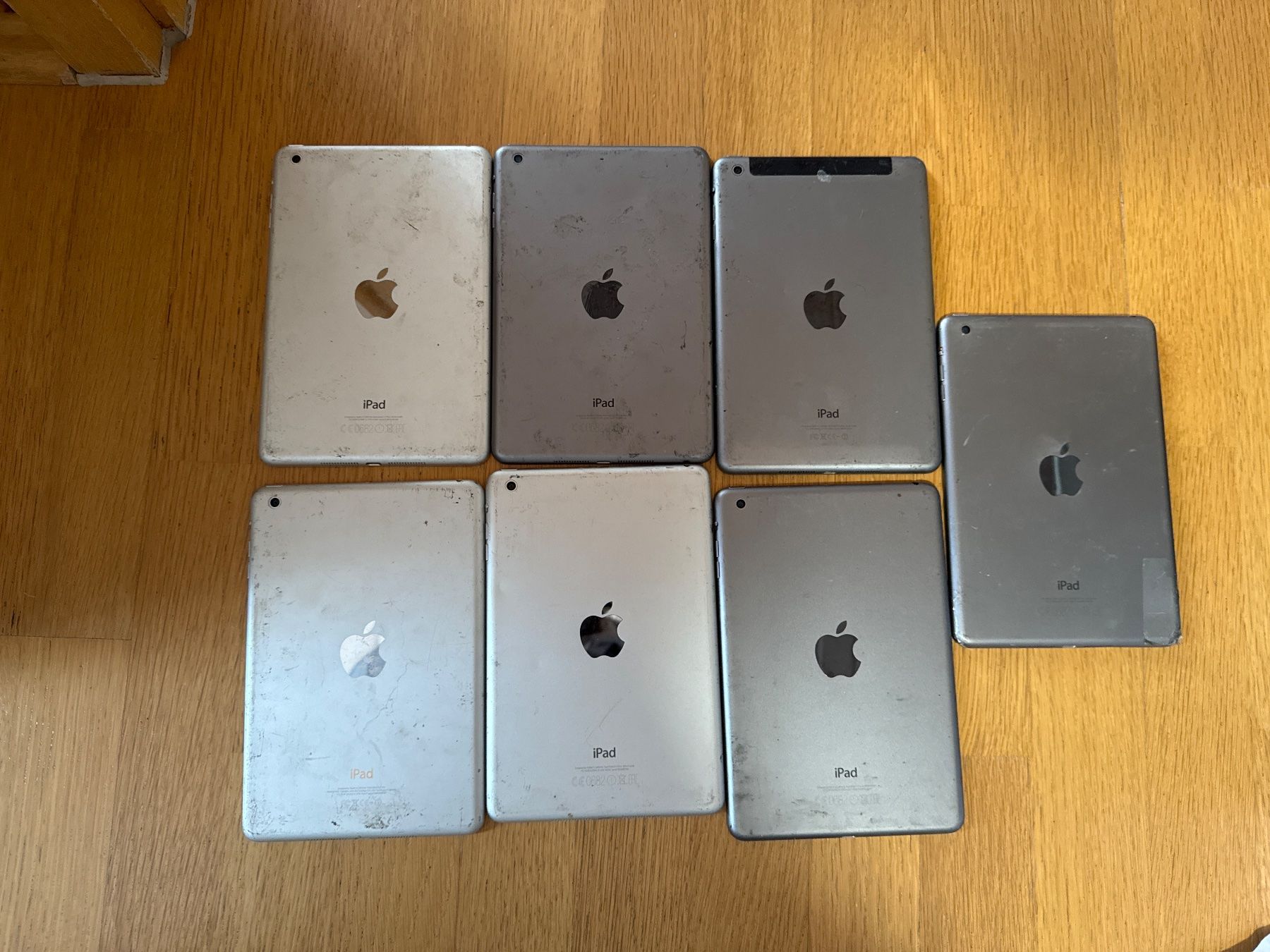 Apple Tablet PC: 7 Stk Ipad (Bundle / Lot) ungeprüft – Defekt aus Olten von HoYa01