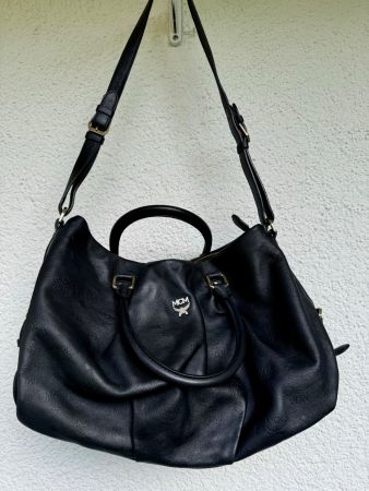 T002.105-Umhängetasche von MCM