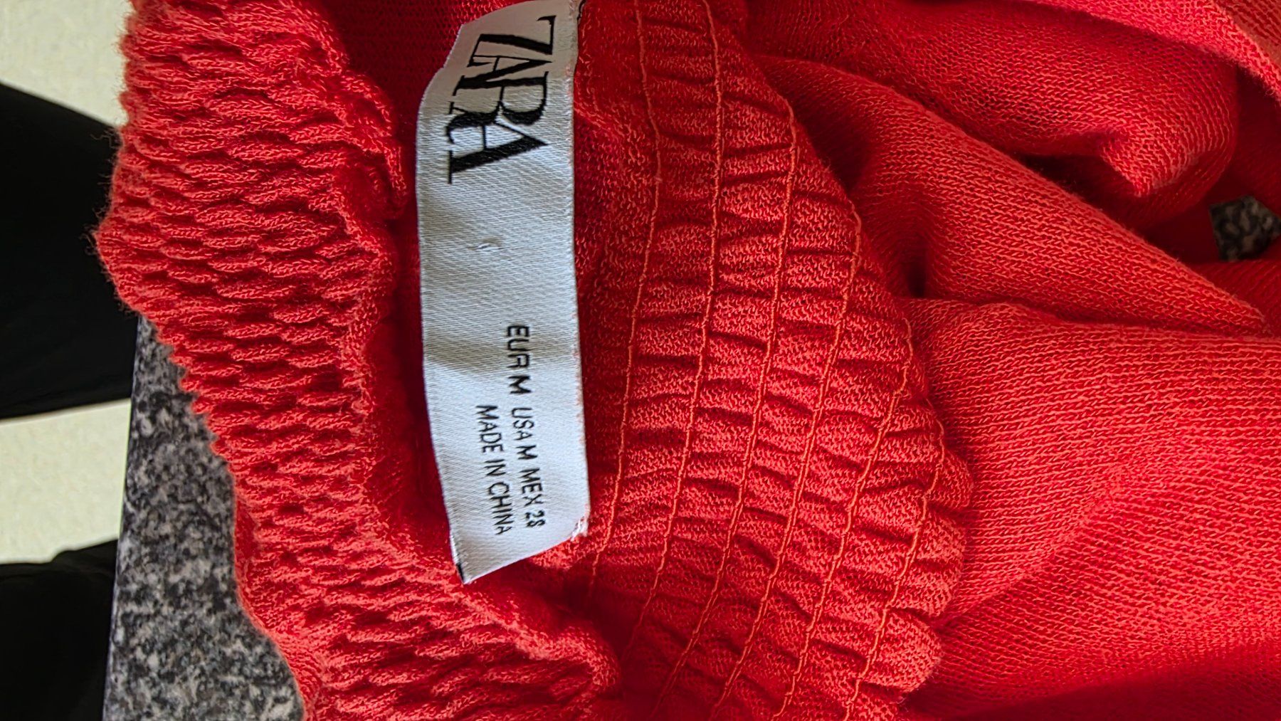 Zara Maglioni & Felpe: kurzer Pullover – Usato da Dübendorf venduto da Jolenia 2