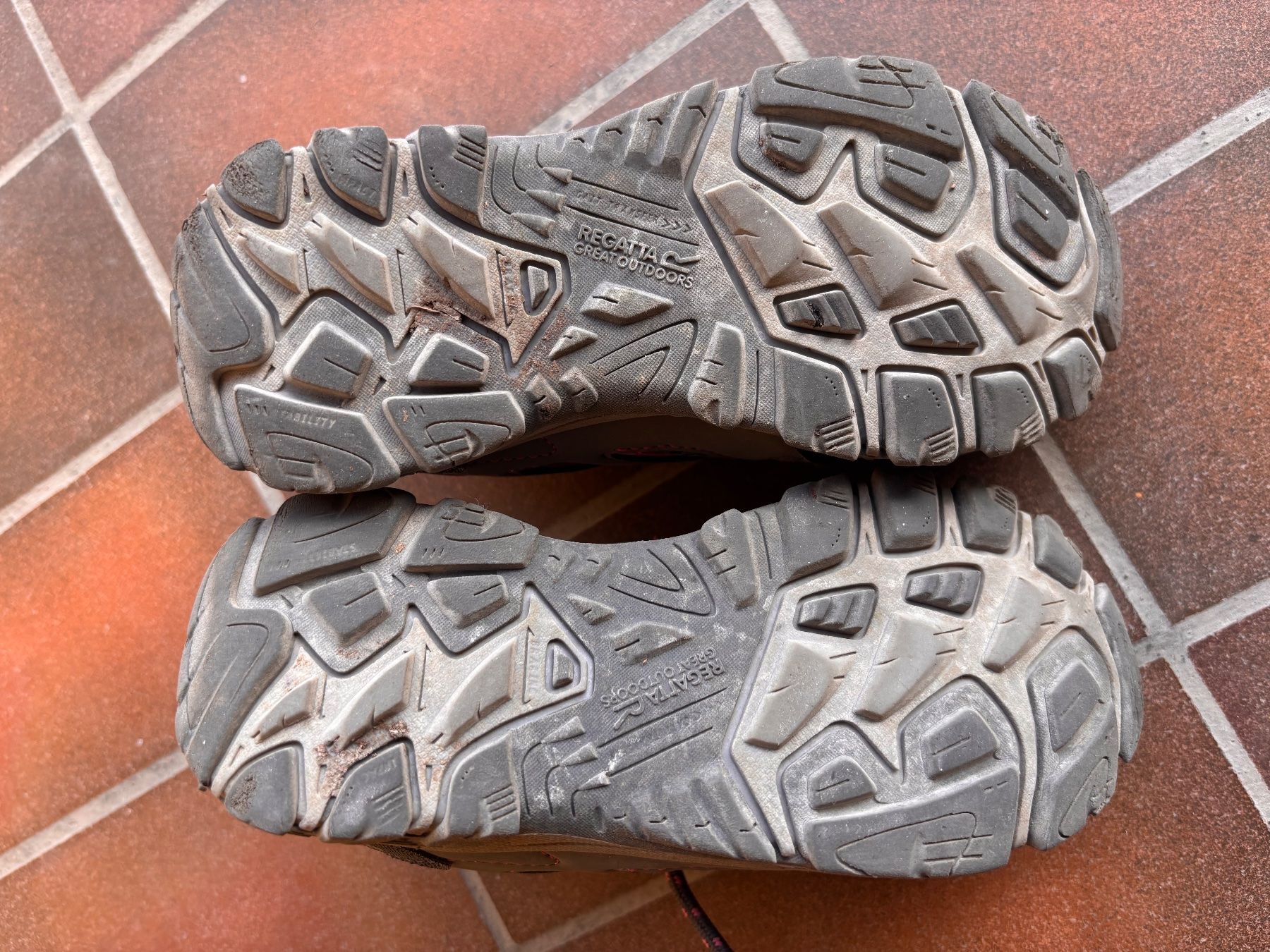 Chaussures filles: Trekkingschuhe Gr. 30 – D'occasion à Wädenswil par kat_7m7k 2