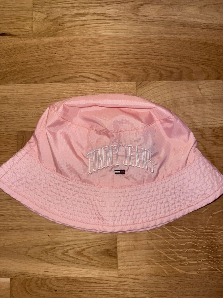 Tommy Hilfiger Copricapi, berretti & cappellini: Tommy Jeans Bucket Hat – Nuovo (secondo la descrizione) da Zürich venduto da Koller.S