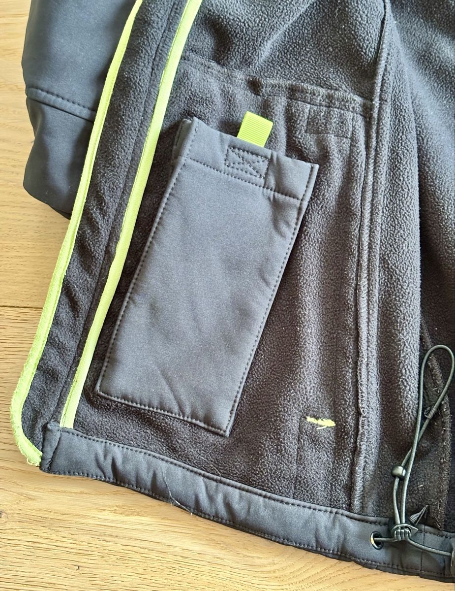 Fortis Giacche & Cappotti: Kinder Softshelljacke Fortifs Grösse 134/140 – Usato da Ebnat-Kappel venduto da Janine061 3